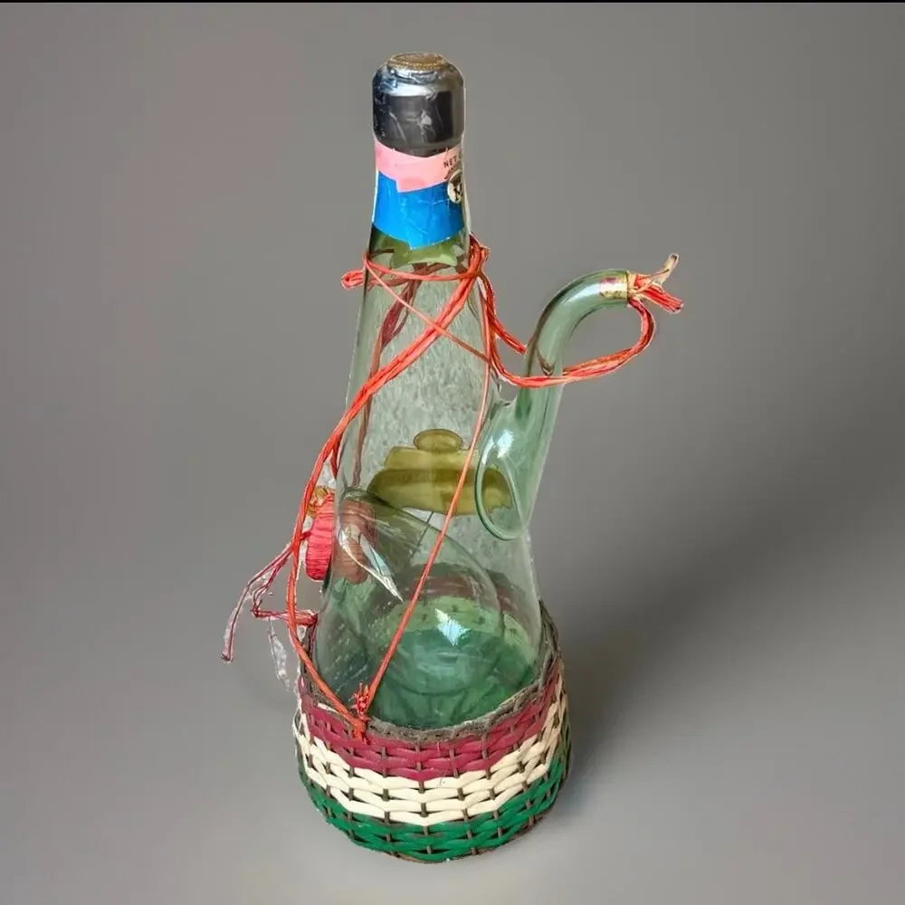 Vintage 1967 Mirafiore Chianti Bottle Decanter Italy Wicker Thumb Hole Spout